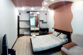 Апартаменты UKR Apartments near Gulliver Киев Апартаменты с балконом-15