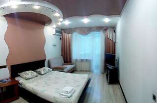 Апартаменты UKR Apartments near Gulliver Киев Апартаменты с балконом-8