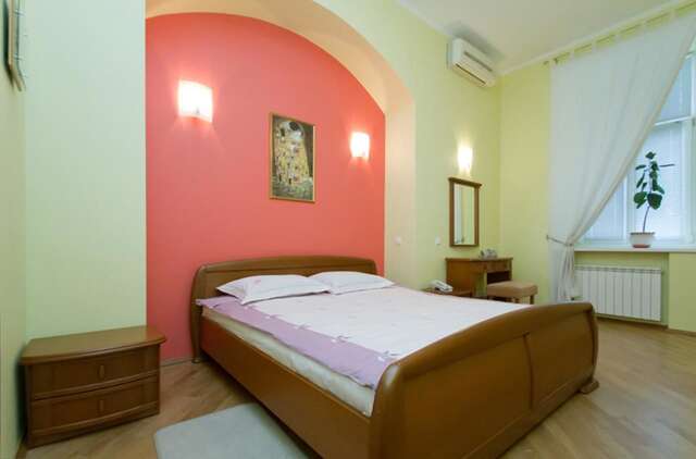 Апартаменты UKR Apartments near Gulliver Киев-21