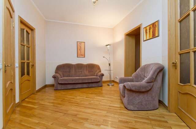 Апартаменты UKR Apartments near Gulliver Киев-31