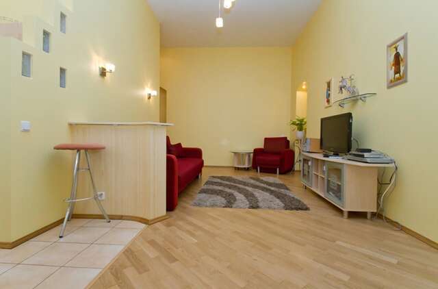 Апартаменты UKR Apartments near Gulliver Киев-35