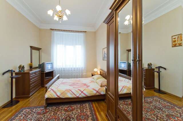Апартаменты UKR Apartments near Gulliver Киев-37