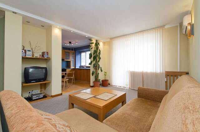 Апартаменты UKR Apartments near Gulliver Киев-45